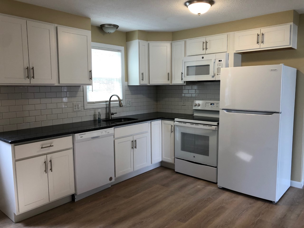 Town House Apartments photo 9